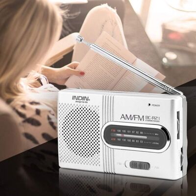 Zanussi Radio Am/fm Portable – Une Mini-radio Avec Antenne Rétractable Et Prise Casque, Récepteur Haut-parleur Stéréo Et Lecteur De Musique. Publicité Zanussi Radio Am/fm Portable – Une Mini-radio Avec Antenne Rétractable Et Prise Casque, Récepteur Haut-parleur Stéréo Et Lecteur De Musique. Publicité