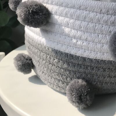 MCKENSA Panier De Rangement En Corde De Coton Tricotée Avec Pompon En Fourrure, Pour Collations, Clés Et Autres Petits Objets - Publicité MCKENSA Panier De Rangement En Corde De Coton Tricotée Avec Pompon En Fourrure, Pour Collations, Clés Et Autres Petits Objets - Publicité