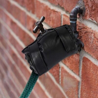 Melissa Lot De 2 Housses De Robinet D'Extérieur Fabriquées En Plastique Durable Et Résistant Aux Intempéries, Housse Universelle Pour Robinet De Jardin Pour Protection Contre Le Gel En Hiver (noir) - Publicité Melissa Lot De 2 Housses De Robinet D'Extérieur Fabriquées En Plastique Durable Et Résistant Aux Intempéries, Housse Universelle Pour Robinet De Jardin Pour Protection Contre Le Gel En Hiver (noir) - Publicité