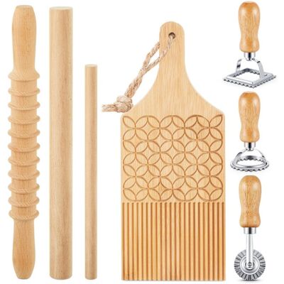 BRINSEA Ensemble De 7 Ustensiles Pour La Fabrication De Pâtes, Comprenant Un Plat En Bois Pour Tamagoyaki, Un Appareil À Raviolis Et Un Rouleau À Pâtisserie, Pour Réaliser Des Tamagoyaki Maison. Publicité BRINSEA Ensemble De 7 Ustensiles Pour La Fabrication De Pâtes, Comprenant Un Plat En Bois Pour Tamagoyaki, Un Appareil À Raviolis Et Un Rouleau À Pâtisserie, Pour Réaliser Des Tamagoyaki Maison. Publicité