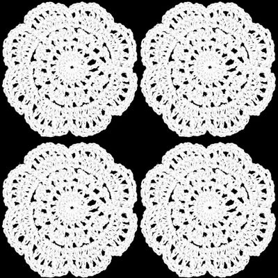 OEM Ensemble De Quatre Sets De Table Blancs Vintage, Ronds De 10 Cm, En Coton Fait Main Avec Des Bords Ondulés, Parfaits Pour Les Mariages Et Les Anniversaires. Publicité OEM Ensemble De Quatre Sets De Table Blancs Vintage, Ronds De 10 Cm, En Coton Fait Main Avec Des Bords Ondulés, Parfaits Pour Les Mariages Et Les Anniversaires. Publicité