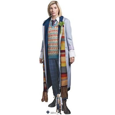 Iconicgreats - Thirteenth Doctor Who - 171cm de haut - 55cm de large - Silhouette en carton - Publicité Iconicgreats - Thirteenth Doctor Who - 171cm de haut - 55cm de large - Silhouette en carton - Publicité