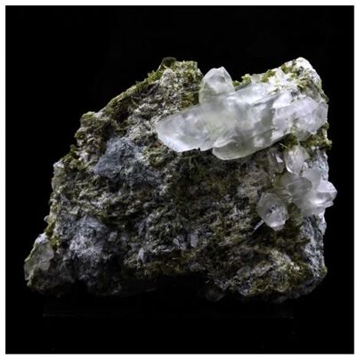 Non communiqué QUARTZ À INCLUSIONS DE BYSSOLITE + EPIDOTE - Pierre Naturelle en Provenance de la France, Chamrousse - Cristal Rare et Unique, Collection Minérale 362.0 ct - Certificat d'Authenticité Inclus 60 x 50 x 30 mm - Publicité Non communiqué QUARTZ À INCLUSIONS DE BYSSOLITE + EPIDOTE - Pierre Naturelle en Provenance de la France, Chamrousse - Cristal Rare et Unique, Collection Minérale 362.0 ct - Certificat d'Authenticité Inclus 60 x 50 x 30 mm - Publicité