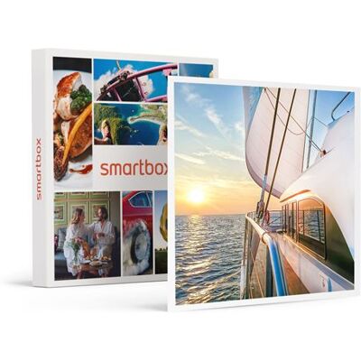 SMARTBOX - Coffret Cadeau Balade en catamaran pour 2 adultes et 1 enfant depuis La Rochelle au coucher du soleil-Sport & Aventure - Publicité SMARTBOX - Coffret Cadeau Balade en catamaran pour 2 adultes et 1 enfant depuis La Rochelle au coucher du soleil-Sport & Aventure - Publicité