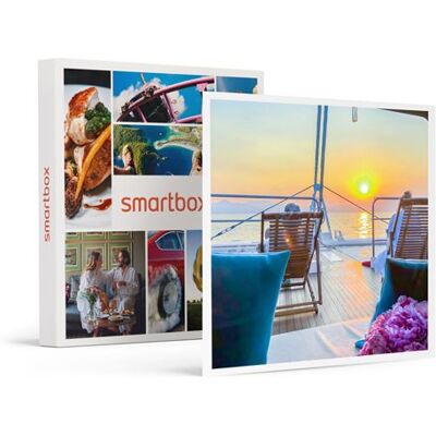 SMARTBOX - Coffret Cadeau Balade en catamaran pour 2 personnes depuis La Rochelle au coucher du soleil avec champagne-Sport & Aventure - Publicité SMARTBOX - Coffret Cadeau Balade en catamaran pour 2 personnes depuis La Rochelle au coucher du soleil avec champagne-Sport & Aventure - Publicité