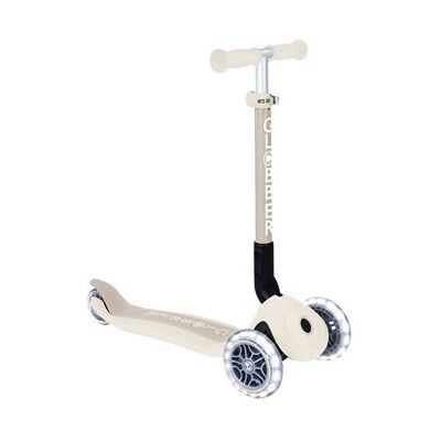 Non communiqué Globber - Trottinette 3 roues JUNIOR FOLDABLE LIGHTS ECOLOGIC - Beige coconut Beige coconut - Publicité Non communiqué Globber - Trottinette 3 roues JUNIOR FOLDABLE LIGHTS ECOLOGIC - Beige coconut Beige coconut - Publicité