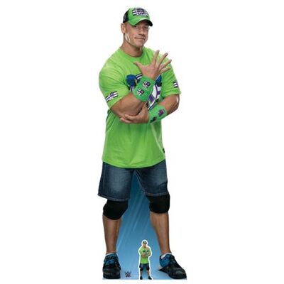 Iconicgreats - John Cena Taille Réelle Carton - 194cm - Publicité Iconicgreats - John Cena Taille Réelle Carton - 194cm - Publicité