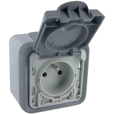 LEGRAND - Prise avec terre Plexo apparent - Volet Ip 55 Ouverture Auto - Gris Gris - Publicité LEGRAND - Prise avec terre Plexo apparent - Volet Ip 55 Ouverture Auto - Gris Gris - Publicité