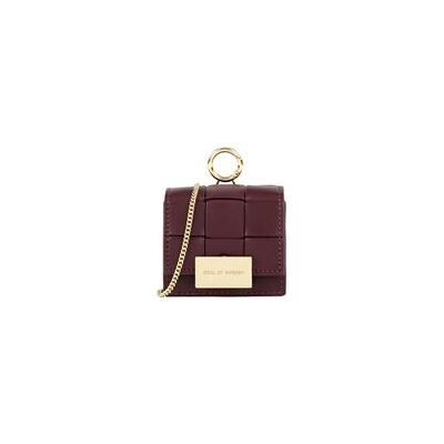 Non communiqué Mini sac IDEAL OF SWEDEN pour AirPods - Modèle Braided - Burgundy - Publicité Non communiqué Mini sac IDEAL OF SWEDEN pour AirPods - Modèle Braided - Burgundy - Publicité
