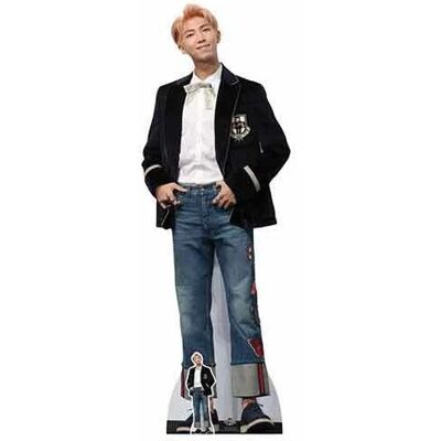 Figurine en papier BTS Rm - 180 cm Décor Contemporain - Publicité Figurine en papier BTS Rm - 180 cm Décor Contemporain - Publicité