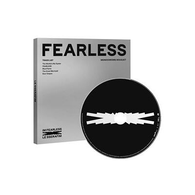 1st Mini Album 'Fearless' (Monochrome Bouquet Version) Coffret - Publicité 1st Mini Album 'Fearless' (Monochrome Bouquet Version) Coffret - Publicité