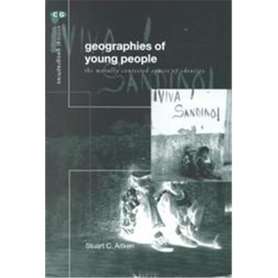 Routledge Geographies of Young People, Critical Geographies - Publicité Routledge Geographies of Young People, Critical Geographies - Publicité