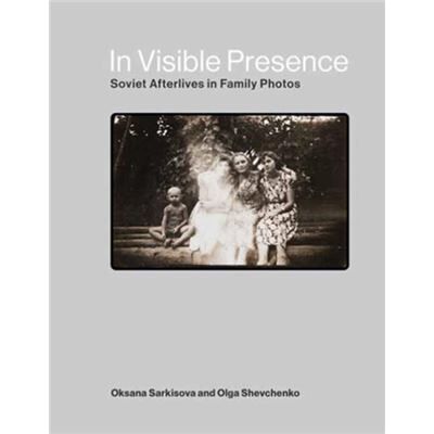 In Visible Presence - Olga Shevchenko - MIT Press Ltd - Livre en Anglais - Hardback - Publicité In Visible Presence - Olga Shevchenko - MIT Press Ltd - Livre en Anglais - Hardback - Publicité