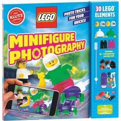 Scholastic US LEGO Minifigure Photography by Scholastic - Publicité Scholastic US LEGO Minifigure Photography by Scholastic - Publicité