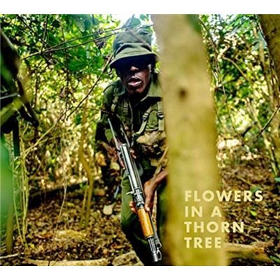 Damiani Steven Thackston Flowers in a Thorn Tree by Steven Thackston - Publicité Damiani Steven Thackston Flowers in a Thorn Tree by Steven Thackston - Publicité