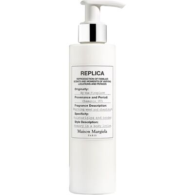 Maison Margiela By the Fireplace Lotion pour le Corps - Lotion pour le Corps - Publicité Maison Margiela By the Fireplace Lotion pour le Corps - Lotion pour le Corps - Publicité