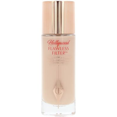 Charlotte Tilbury Hollywood Flawless Filter - Medium - Highlighter/Foundation - Publicité Charlotte Tilbury Hollywood Flawless Filter - Medium - Highlighter/Foundation - Publicité