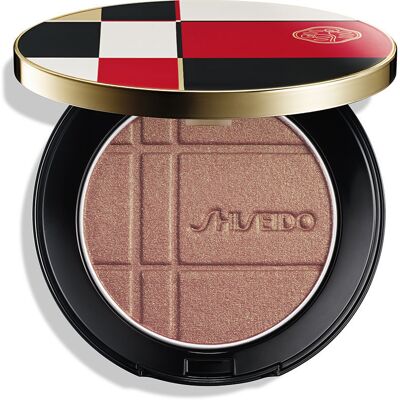 Shiseido Rehausseur De Couleur Et D’ÉCLAT N° 03 - Or-Ambre - Publicité Shiseido Rehausseur De Couleur Et D’ÉCLAT N° 03 - Or-Ambre - Publicité