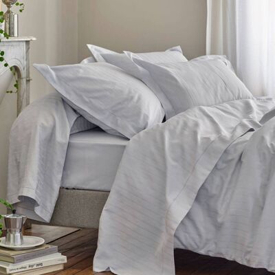 BLANC DES VOSGES Parure de lit satin Divine Métal 240 x 220 cm - Publicité BLANC DES VOSGES Parure de lit satin Divine Métal 240 x 220 cm - Publicité