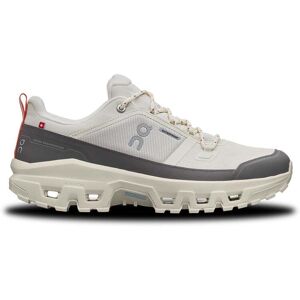 On - Chaussures de randonnée - Cloudrock Low WP M Ivory/Ivory pour Homme - Taille 42.5 - Beige - Publicité On - Chaussures de randonnée - Cloudrock Low WP M Ivory/Ivory pour Homme - Taille 42.5 - Beige - Publicité