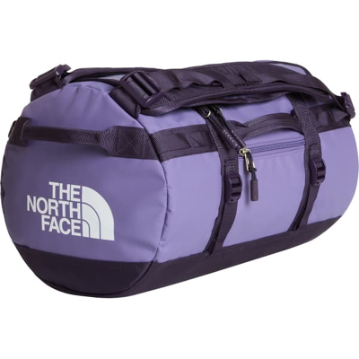 The North Face - Duffel résistant 50L - Base Camp Duffel S Grounded Plum Endless Dusk en Nylon - Violet - Publicité The North Face - Duffel résistant 50L - Base Camp Duffel S Grounded Plum Endless Dusk en Nylon - Violet - Publicité