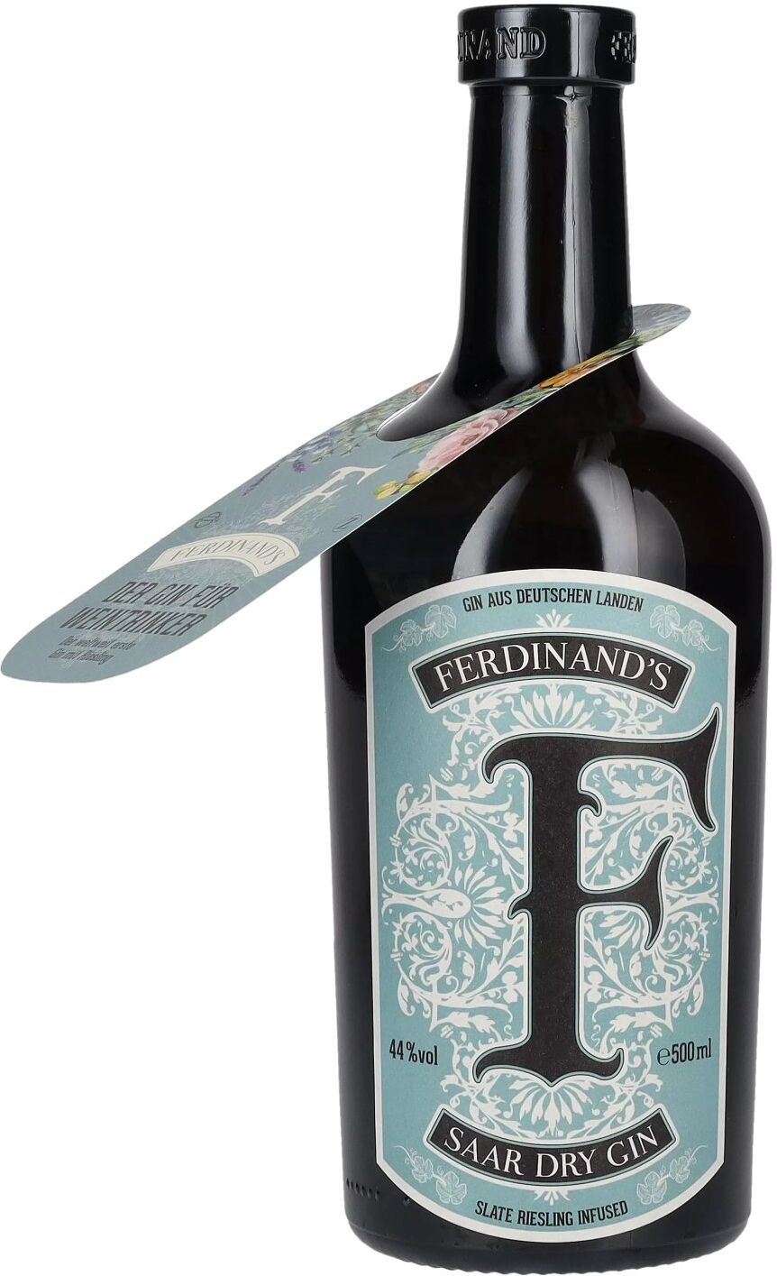 Au carrefour de l'Allemagne, du Luxembourg et de la France se trouve l'une des régions viticoles les plus fascinantes d'Allemagne, connue pour ses producteurs de riesling renommés. En 2013, deux frères ont fondé la marque Ferdinand's avec un maître d Couleur : Claire. Nez : Puissant, épicé, plein, genièvre, poivre rouge, soupçon de muscade. Goût : Doux, crémeux, corsé, épicé, riesling, soupçon de fruits. Finale : Longue, puissante, genièvre, agrumes, menthe, fleur de sureau. Ce gin se dégus image