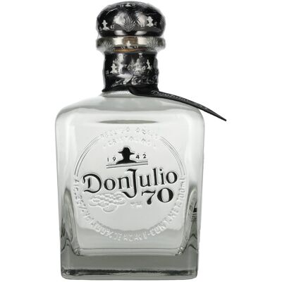 Don Julio Tequila Don Julio 70 Tequila Crystal Claro Añejo 70th Anniversary Limited Edition 35% Vol. 0,7l - Publicité Don Julio Tequila Don Julio 70 Tequila Crystal Claro Añejo 70th Anniversary Limited Edition 35% Vol. 0,7l - Publicité