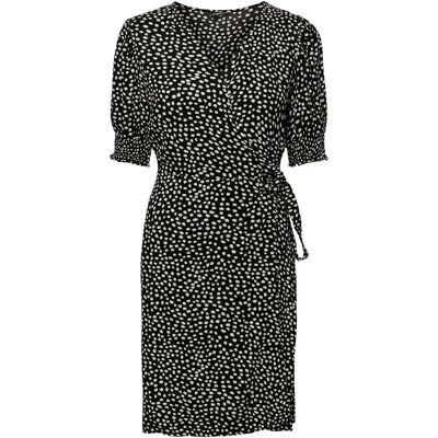 Robe portefeuille 2/4 femme Pieces Tala Noos BC Noir M - Publicité Robe portefeuille 2/4 femme Pieces Tala Noos BC Noir M - Publicité