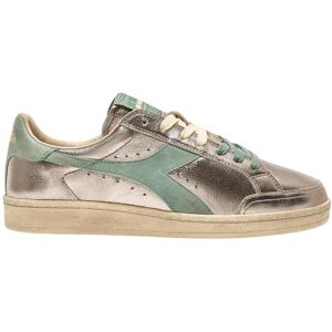 Baskets Diadora Heritage Prestige Metal Used Beige 38 - Publicité Baskets Diadora Heritage Prestige Metal Used Beige 38 - Publicité