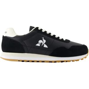 Baskets en cuir suede Le Coq Sportif Astra Noir 39 - Publicité Baskets en cuir suede Le Coq Sportif Astra Noir 39 - Publicité