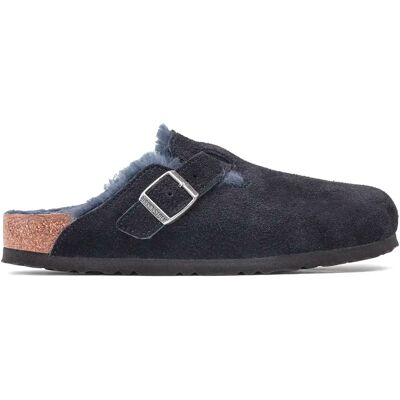 Sabots en fourrure d’agneau Birkenstock Boston Shearling Suede Bleu 41 - Publicité Sabots en fourrure d’agneau Birkenstock Boston Shearling Suede Bleu 41 - Publicité