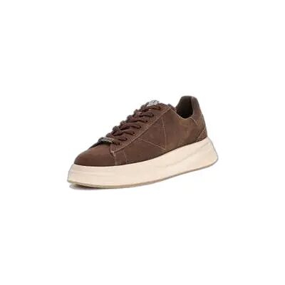 Baskets Guess Elba Marron 45 - Publicité Baskets Guess Elba Marron 45 - Publicité