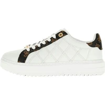 Guess Sneakers Blanches - Sneakers - Publicité Guess Sneakers Blanches - Sneakers - Publicité