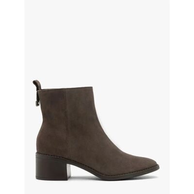 Bottines femme Ryłko Triss Marron 40 - Publicité Bottines femme Ryłko Triss Marron 40 - Publicité