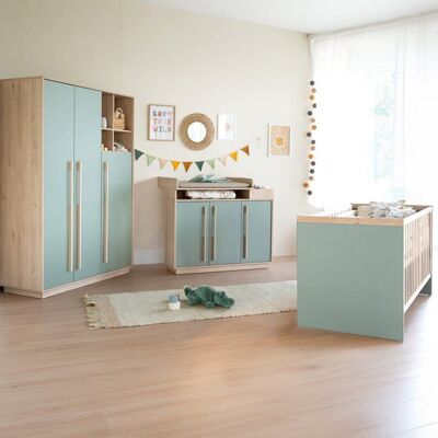 Chambre Bébé Complète Évolutive ROBA - Selva - Lit 70x140 + Commode à Langer + Armoire 3 Portes - Vert Sauge - Effet Noyer Vert - Publicité Chambre Bébé Complète Évolutive ROBA - Selva - Lit 70x140 + Commode à Langer + Armoire 3 Portes - Vert Sauge - Effet Noyer Vert - Publicité
