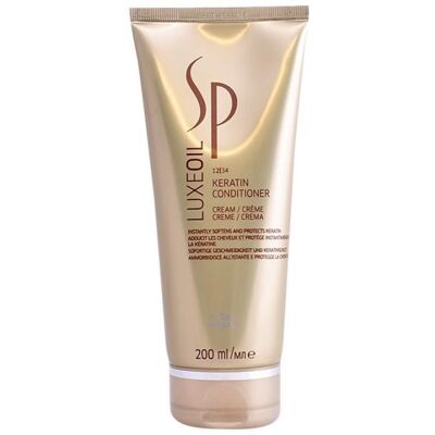 Après-shampoing LuxeOil Keratin Wella - Soins capillaires - Publicité Après-shampoing LuxeOil Keratin Wella - Soins capillaires - Publicité