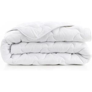 Couette - ABEIL - Douceur Absolue - 200x200 - 100% Polyester - Légère 200g/m2 Blanc - Publicité Couette - ABEIL - Douceur Absolue - 200x200 - 100% Polyester - Légère 200g/m2 Blanc - Publicité
