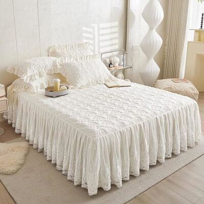 DUSSDOTE Couvre-lit matelassé en coton brocart à motif fleuri et jupe à volants en dentelle 180 x 200 x 40 cm Beige Beige - Publicité DUSSDOTE Couvre-lit matelassé en coton brocart à motif fleuri et jupe à volants en dentelle 180 x 200 x 40 cm Beige Beige - Publicité