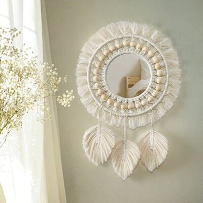 Miroir mural suspendu avec franges en macramé décoration ronde style bohème antique avec perles en bois et pendentif en plumes Blanc - Publicité Miroir mural suspendu avec franges en macramé décoration ronde style bohème antique avec perles en bois et pendentif en plumes Blanc - Publicité