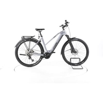 Vélo électrique - Cube Nuride Hybrid EXC - argent - Vélo électrique de trekking - Bosch 750 Wh Reconditionné - Publicité Vélo électrique - Cube Nuride Hybrid EXC - argent - Vélo électrique de trekking - Bosch 750 Wh Reconditionné - Publicité