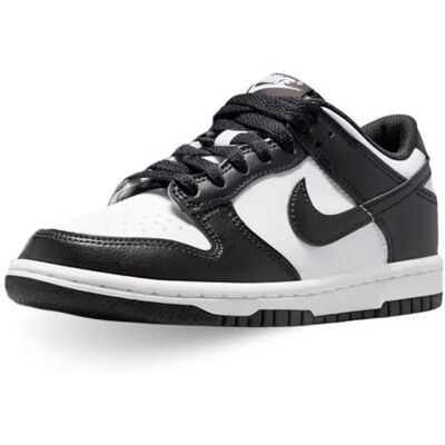 Nike Chaussures Dunk Low (Gs) - IU7766-100 Noir Noir - Publicité Nike Chaussures Dunk Low (Gs) - IU7766-100 Noir Noir - Publicité