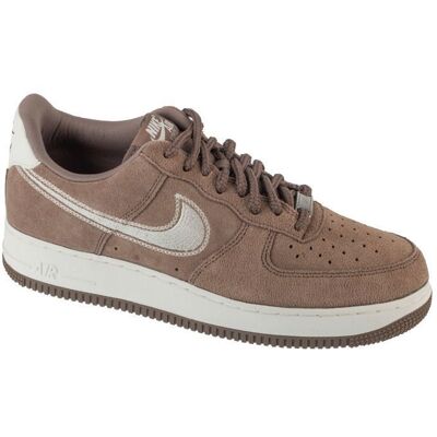 Nike Air Force 1 07 Lv8 Marron - Publicité Nike Air Force 1 07 Lv8 Marron - Publicité