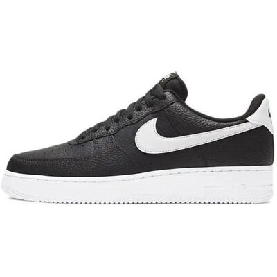 Basket Nike BASKET HOMME AIR FORCE 107 NIKE Noir - Publicité Basket Nike BASKET HOMME AIR FORCE 107 NIKE Noir - Publicité