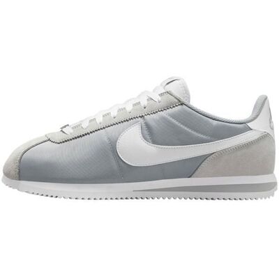 Basket Nike Cortez Basic Nylon Nike Gris - Publicité Basket Nike Cortez Basic Nylon Nike Gris - Publicité