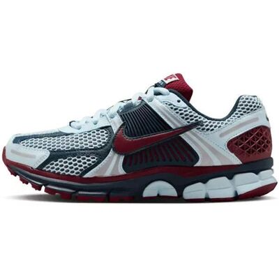 Nike Zoom Vomero 5 Armory Navy/Team Red - Chaussures - Publicité Nike Zoom Vomero 5 Armory Navy/Team Red - Chaussures - Publicité
