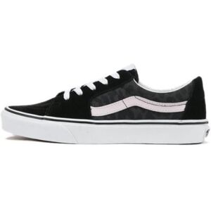 Basket Vans UA SK8 LOW - Noir - Cuir et daim - Bout rond Noir - Publicité Basket Vans UA SK8 LOW - Noir - Cuir et daim - Bout rond Noir - Publicité