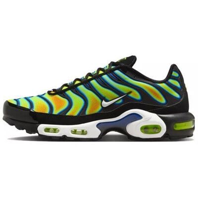 Basket Nike AIR MAX PLUS TN Noir - Publicité Basket Nike AIR MAX PLUS TN Noir - Publicité