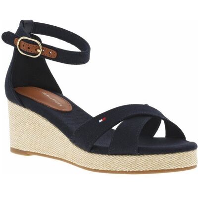 Tommy Hilfiger Sandales bleues marine à talon compensé et à boucle à ardillon à la cheville Bleu - Publicité Tommy Hilfiger Sandales bleues marine à talon compensé et à boucle à ardillon à la cheville Bleu - Publicité