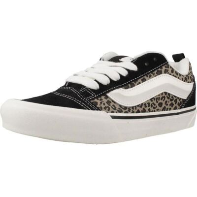 Chaussure Vans Modèle Knu Skool - Coleur Imprimé Animalier - Publicité Chaussure Vans Modèle Knu Skool - Coleur Imprimé Animalier - Publicité