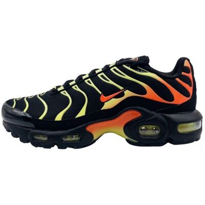 Basket Nike Air Max Plus GS TN Nike Noir - Publicité Basket Nike Air Max Plus GS TN Nike Noir - Publicité
